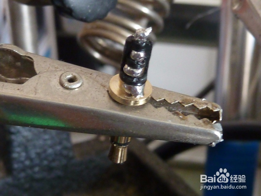 耳机更换插头方法