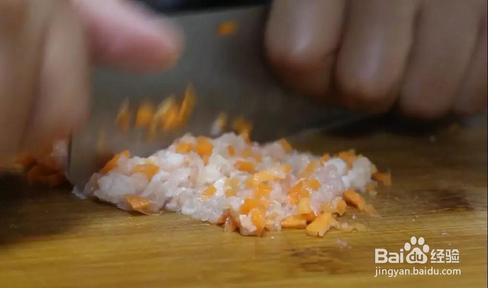 浓郁的蛋香，胡萝卜瘦肉鸡蛋卷