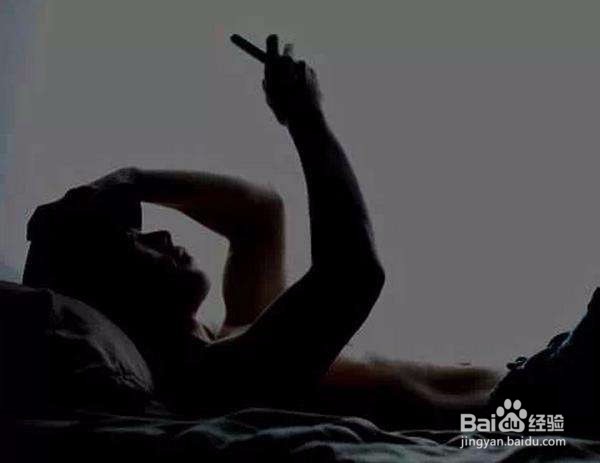 孩子沉迷手机有哪些表现?怎么处理?