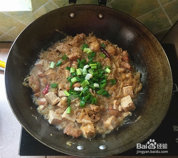 家常五花肉炖酸菜冻豆腐