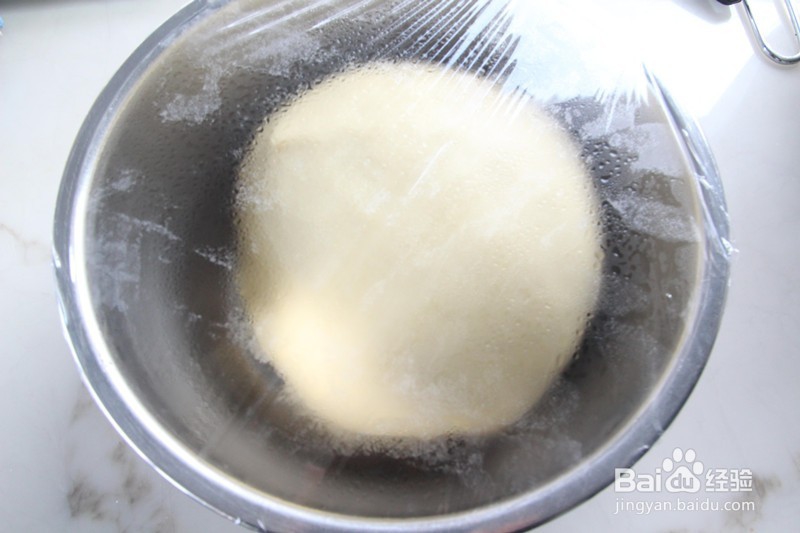 小巧玲珑：芝麻小餐包