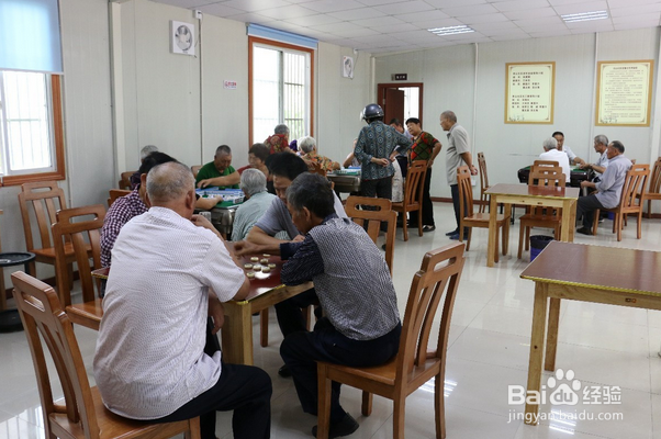 社保缴费基数如何确定的？