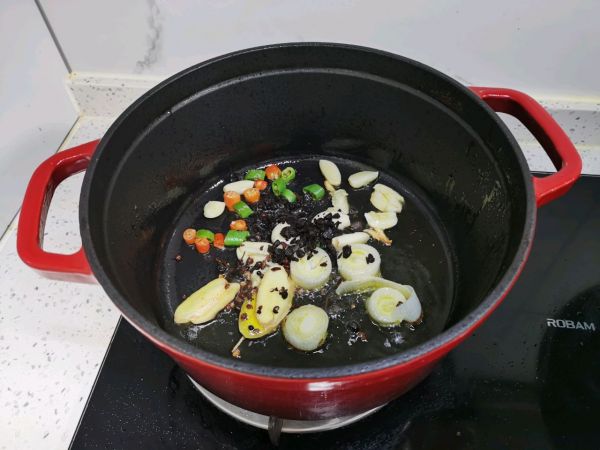 大蒜豆豉焖鳐鱼