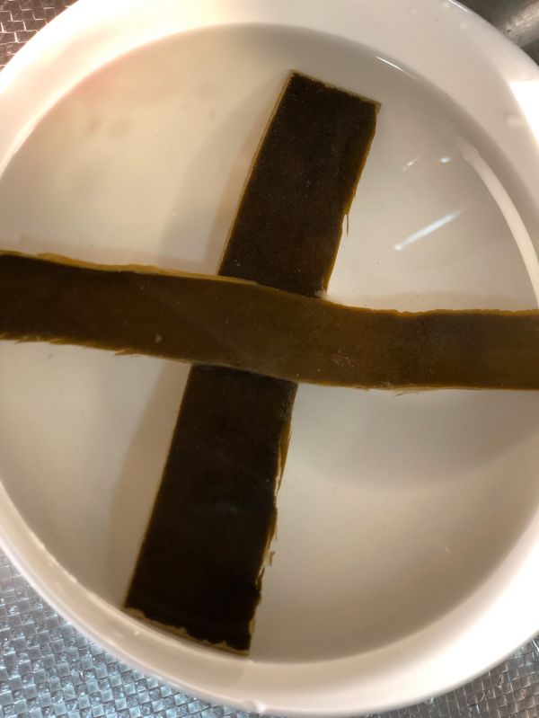 日式三文鱼黄金炒饭配蘑菇汤