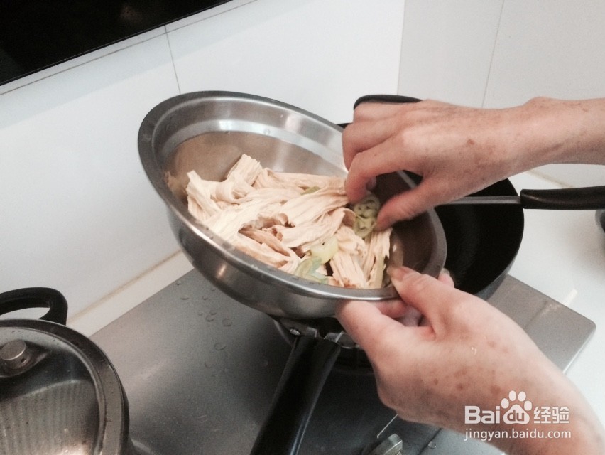 草菇腐竹炒肉丝