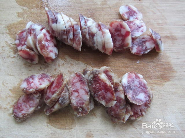 简单美味的腊肠披萨怎么做