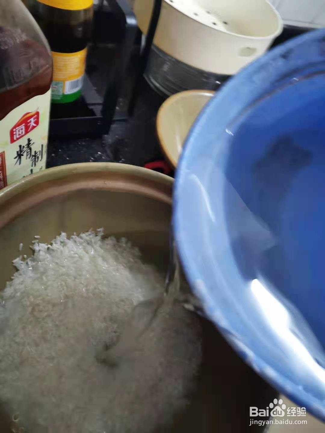 广式腊肠腊鸭腿煲仔饭做法