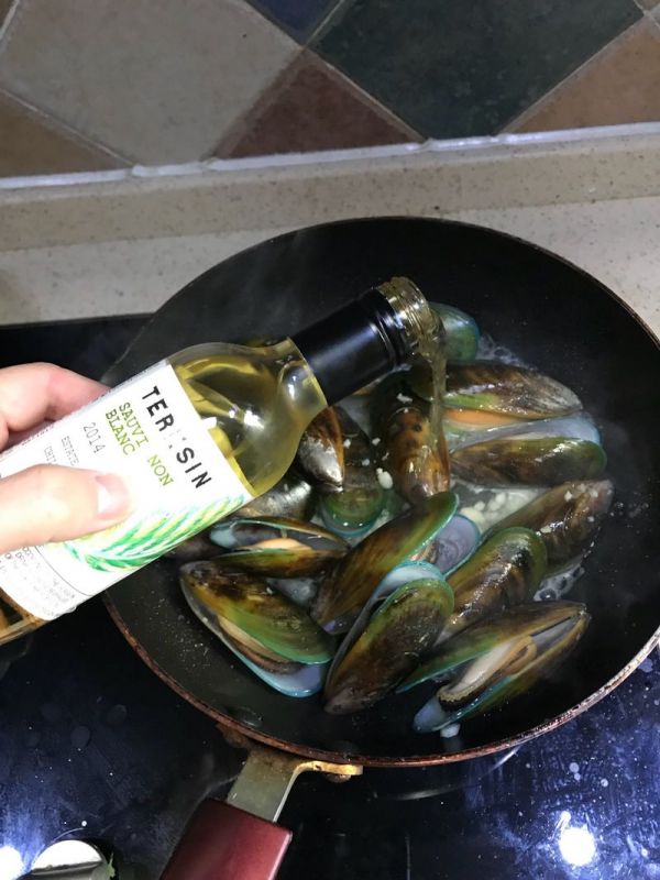 法式白葡萄酒煮青口