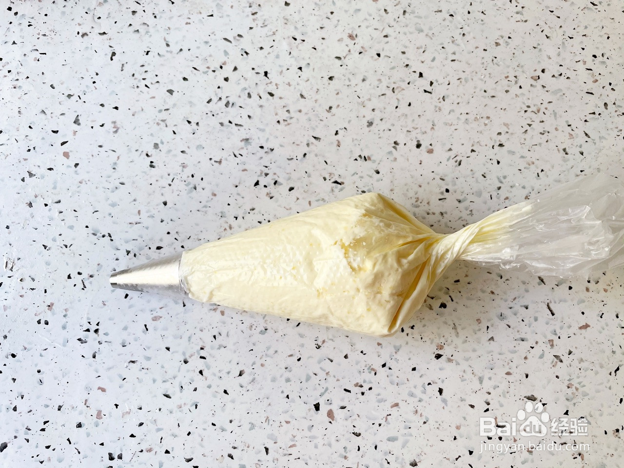 经典圣诞纸杯蛋糕的做法