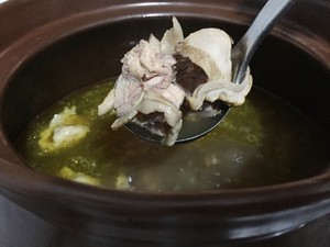 牛肝菌炖鸡的做法