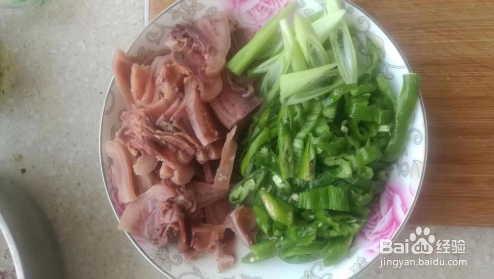 辣炒猪头肉的做法