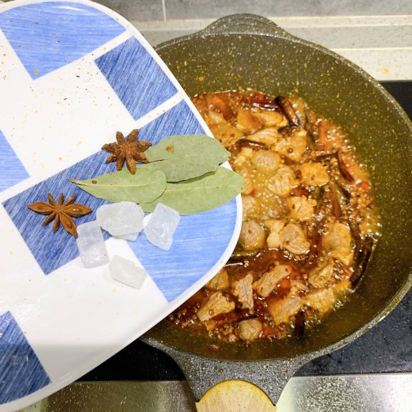 麻辣土豆胡萝卜牛腩