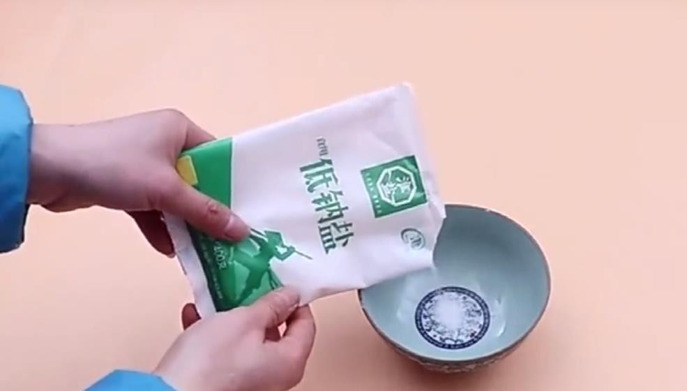 被子上的黄渍和霉斑怎么去除