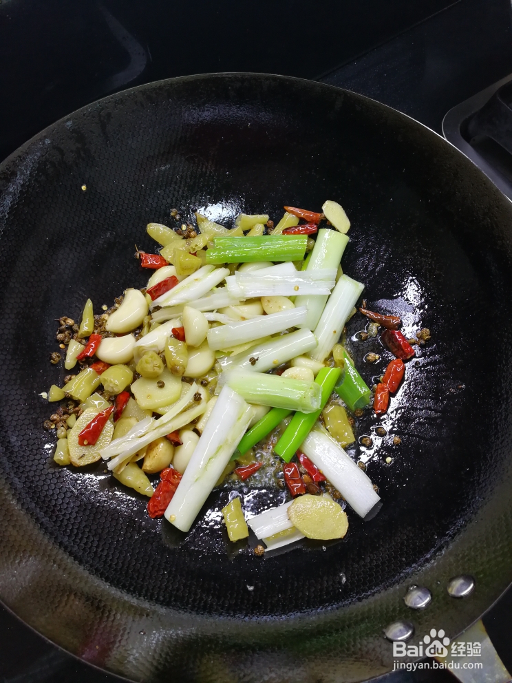 自己做香辣大闸蟹海鲜美食