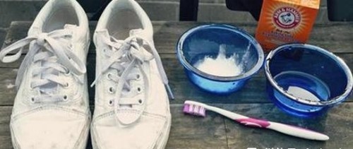 小苏打加白醋洗鞋步骤