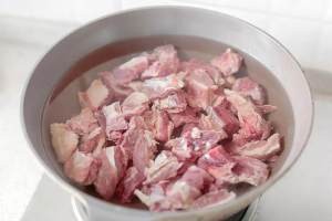 酸菜土豆炖牛肉的美味做法