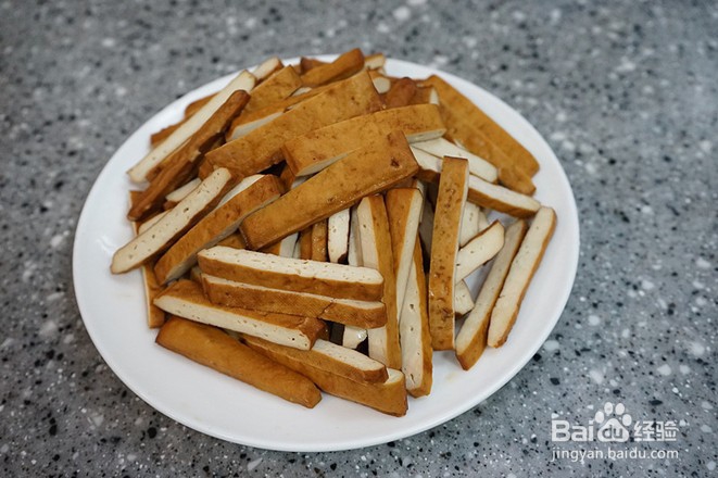 青椒炒香干做法