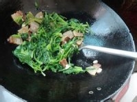 腊肉炒菠菜怎么做