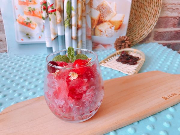 夏日特饮蔓越莓沙冰