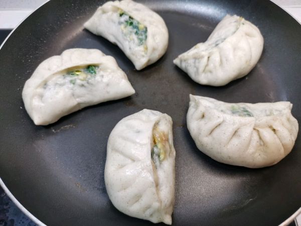 又见韭菜鸡蛋水煎包