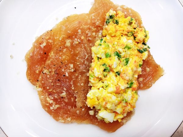 #美食视频挑战赛#鸡胸肉沙拉卷