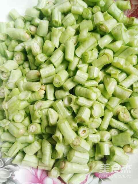 腊肠炒豆角的做法