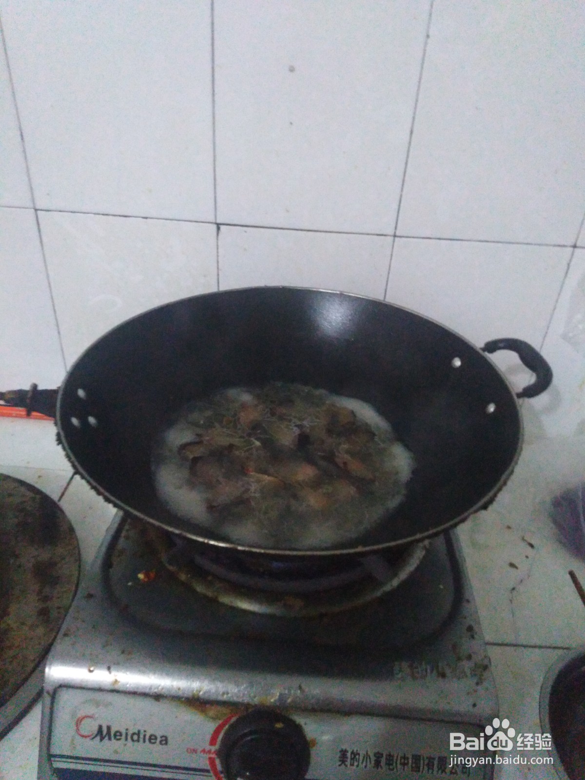 腊肉如何煮炒豆皮丝和洋葱