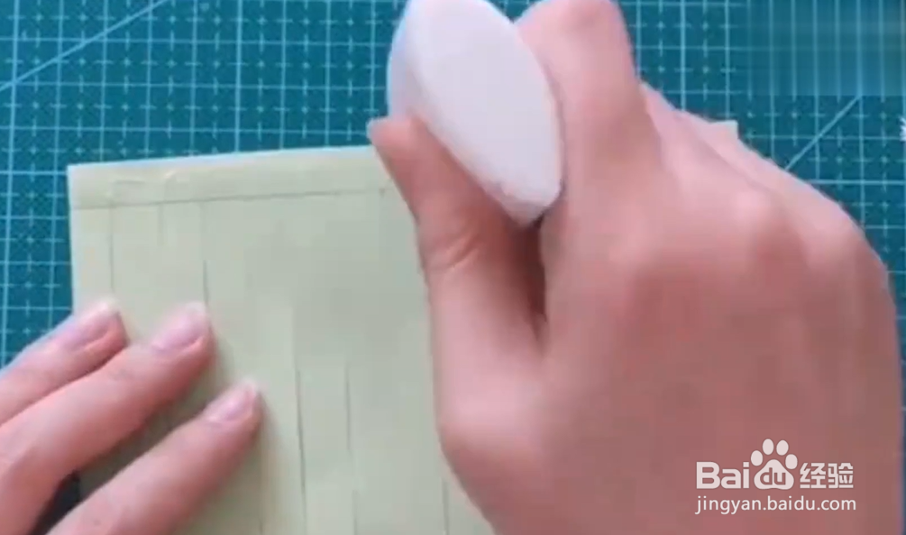 如何制作会走的毛毛虫