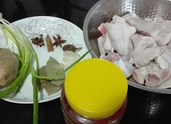 家常卤猪蹄的做法