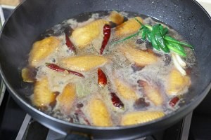 在家都可以做的红烧鸡翅