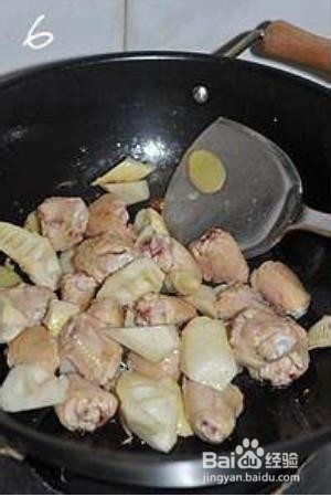 香气扑鼻、鲜嫩清甜的春笋三杯鸡