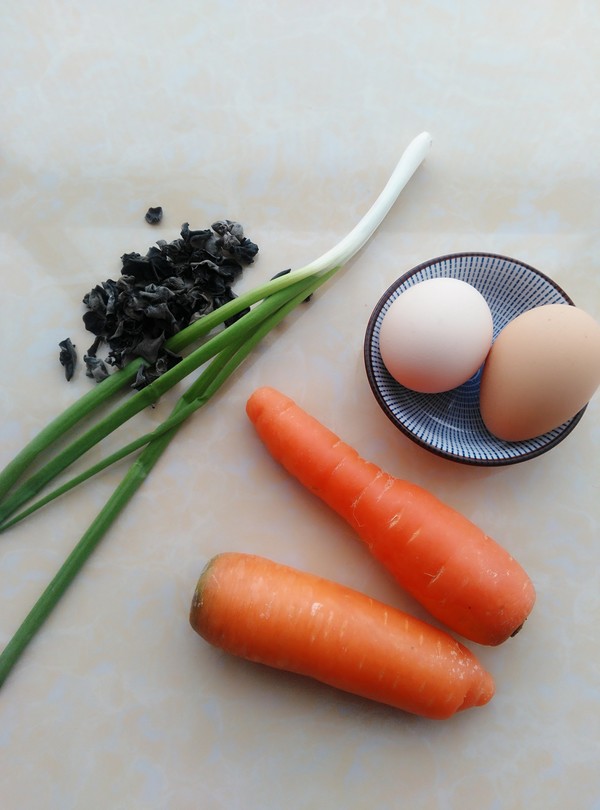 胡萝卜木耳炒蛋