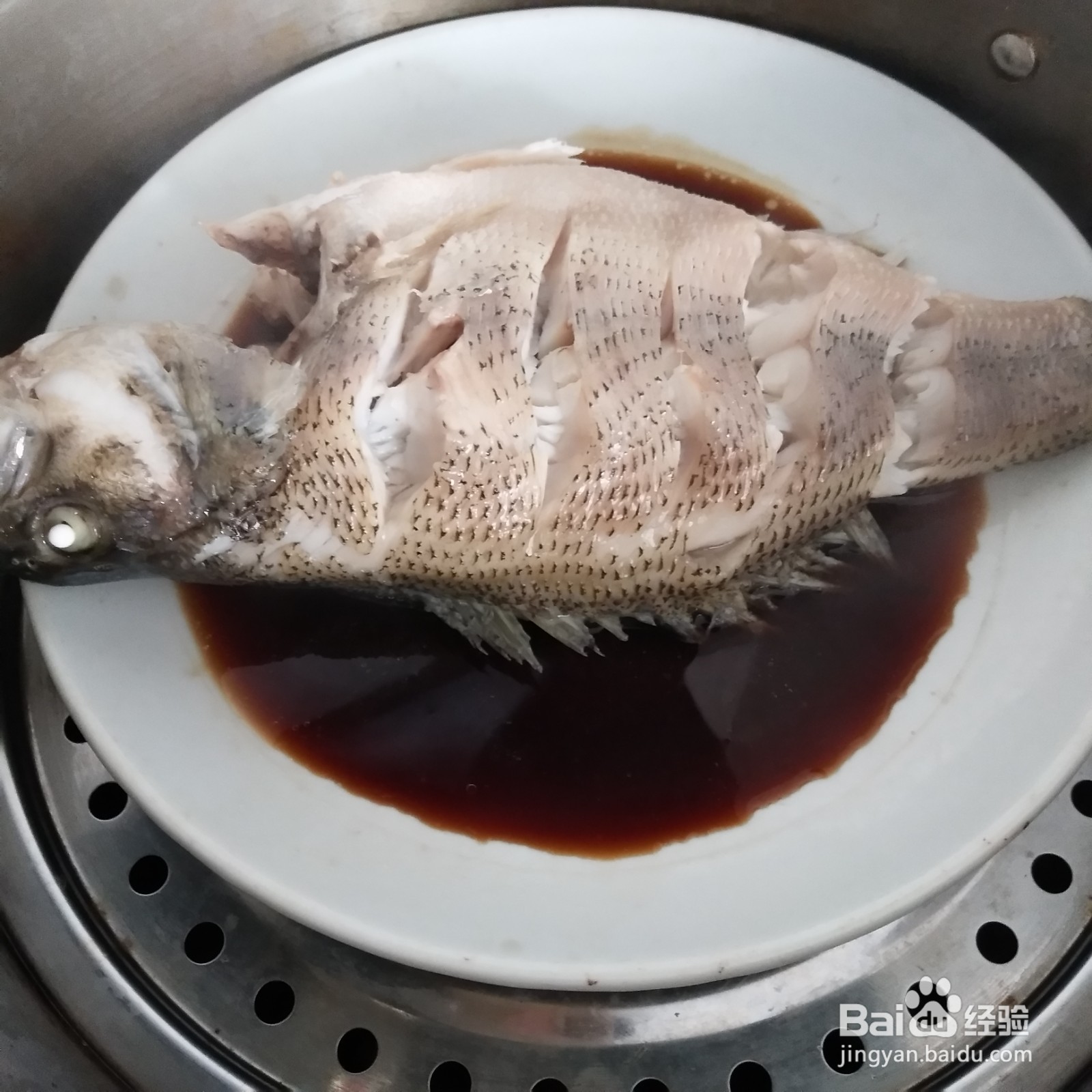 清蒸鲈鱼的家常做法