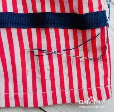 简单的给宝宝衣服上绣名字的步骤