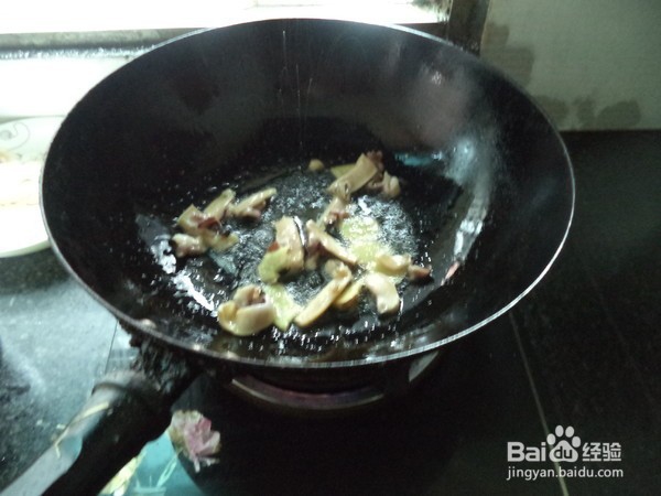 如何制作墨鱼蒸土鸡