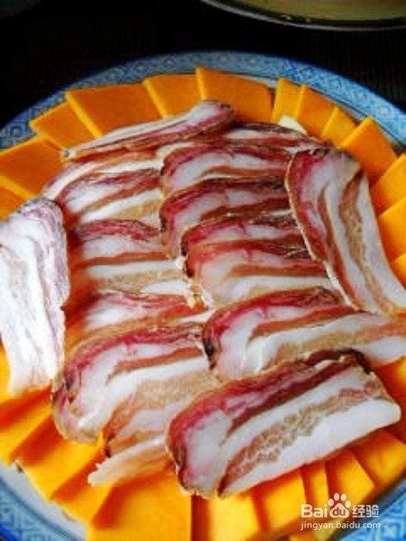 剁椒腊肉蒸南瓜的做法