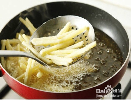 外脆里酥的椒盐土豆条