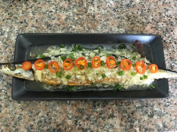 野山椒末蒸秋刀鱼