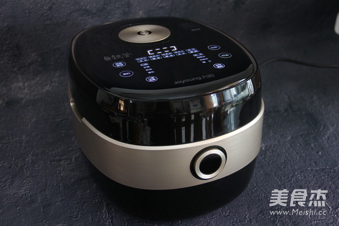 老鸭煲铁釜烧饭就是香