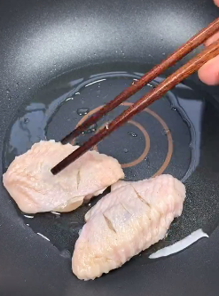 如何做酥脆的咸蛋黄鸡翅？