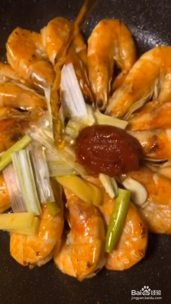 如何自制美味的油焖大虾