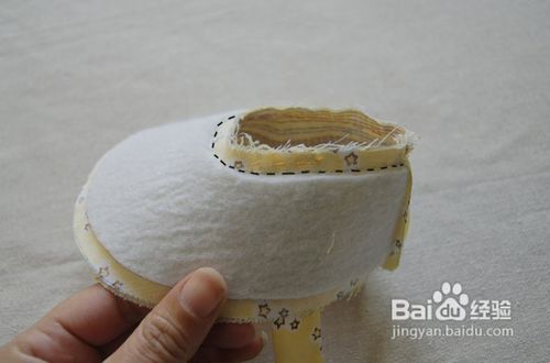 怎样DIY粉嫩宝宝鞋