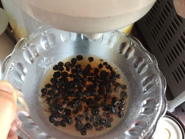 桃胶枸杞水果茶