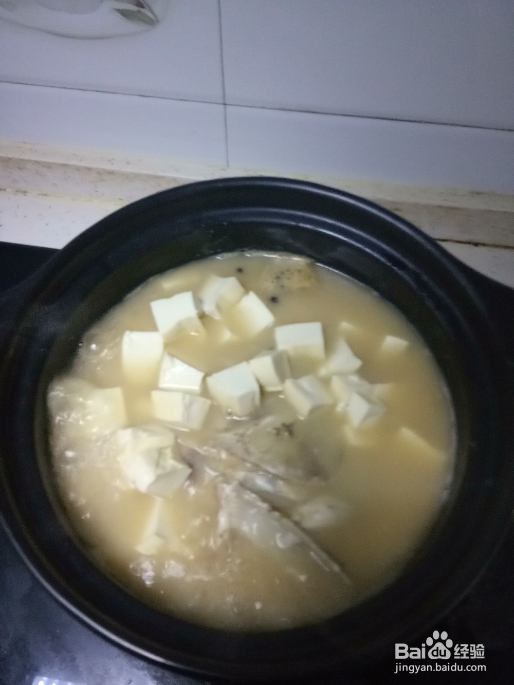 砂锅鱼头豆腐汤