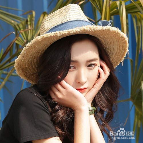 头大的女人适合这9种帽子，戴上立刻时尚漂亮！