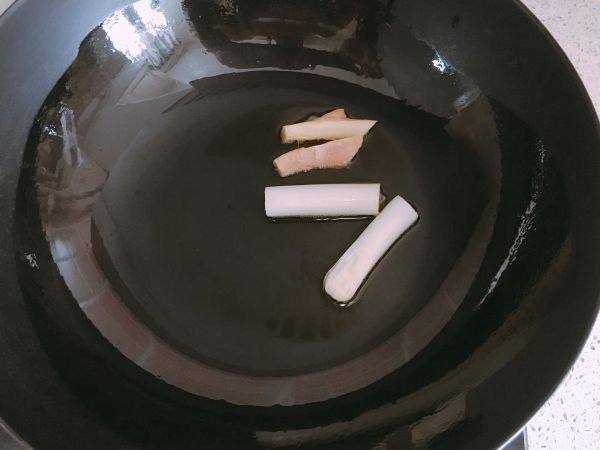 时蔬肉丁煲仔饭