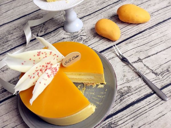 芒果凤梨慕斯蛋糕