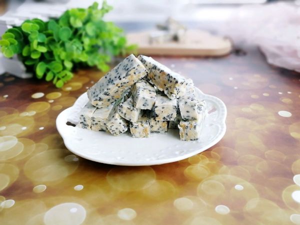 黑芝麻花生牛轧糖