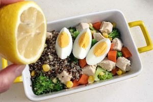 藜麦鸡胸肉时蔬沙拉的做法