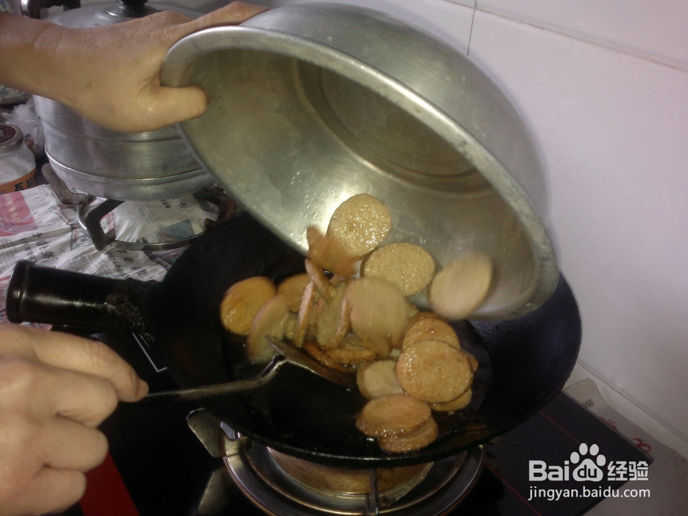 香辣木耳烧素鸡的做法